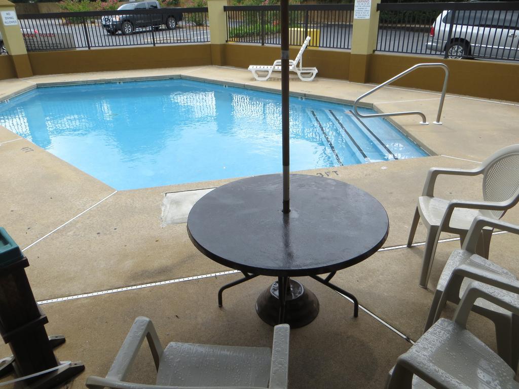 Days By Wyndham Inn Elberton